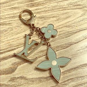 Louis Vuitton Fleur D’epi bag charm